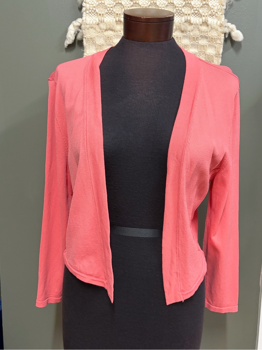 White House Black Market Coral Shrug